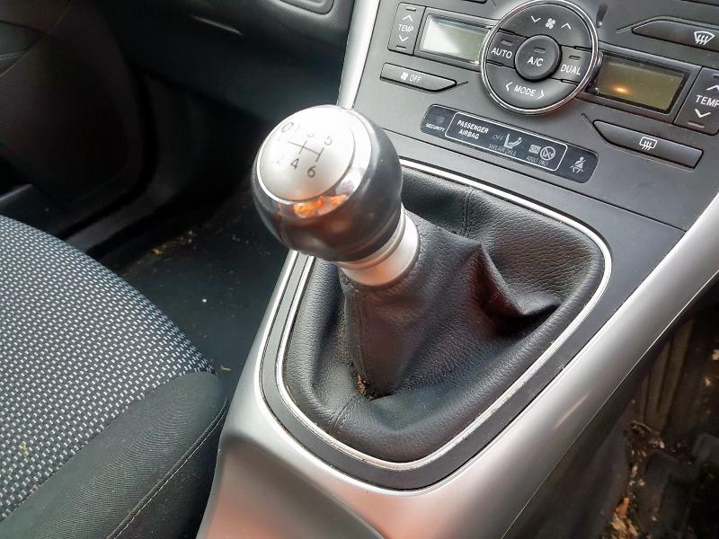 2010 TOYOTA AURIS 1.6 V-MATIC TR 5DR