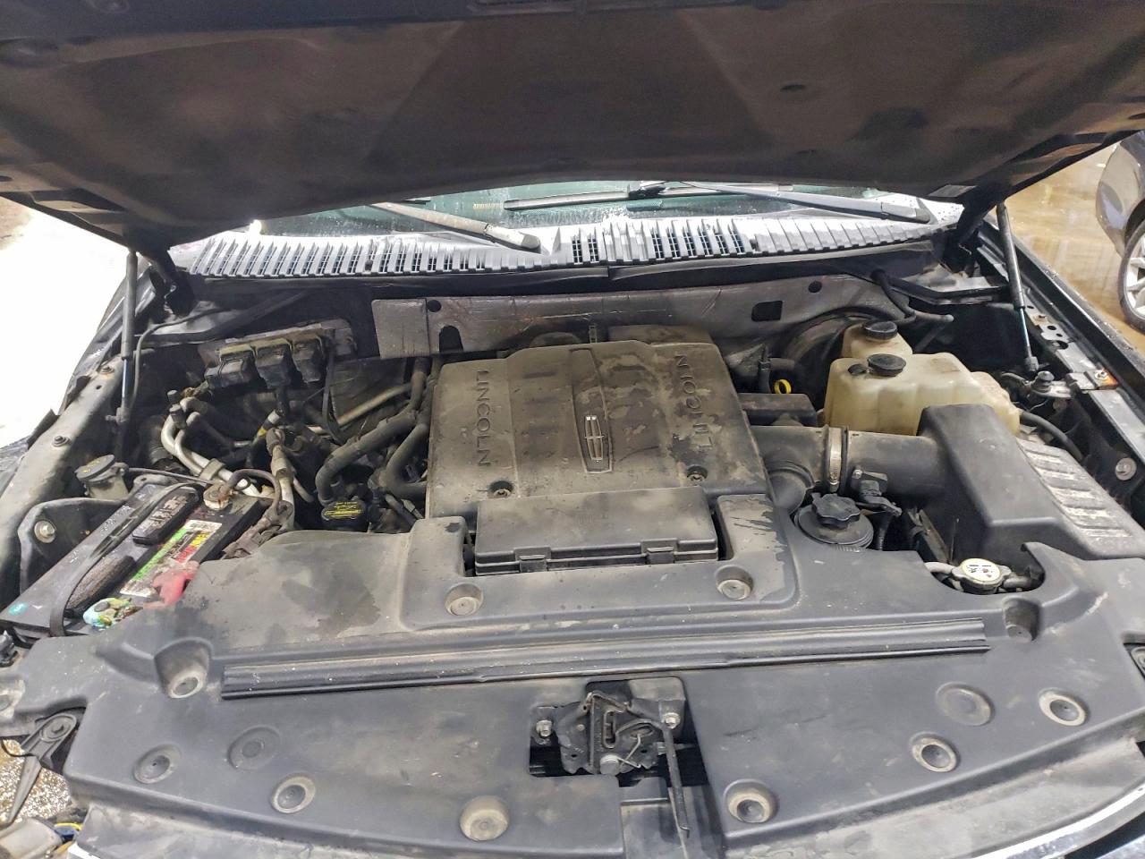 2011 Lincoln Navigator VIN: 5LMJJ2H52BEJ05408 Lot: 95090255