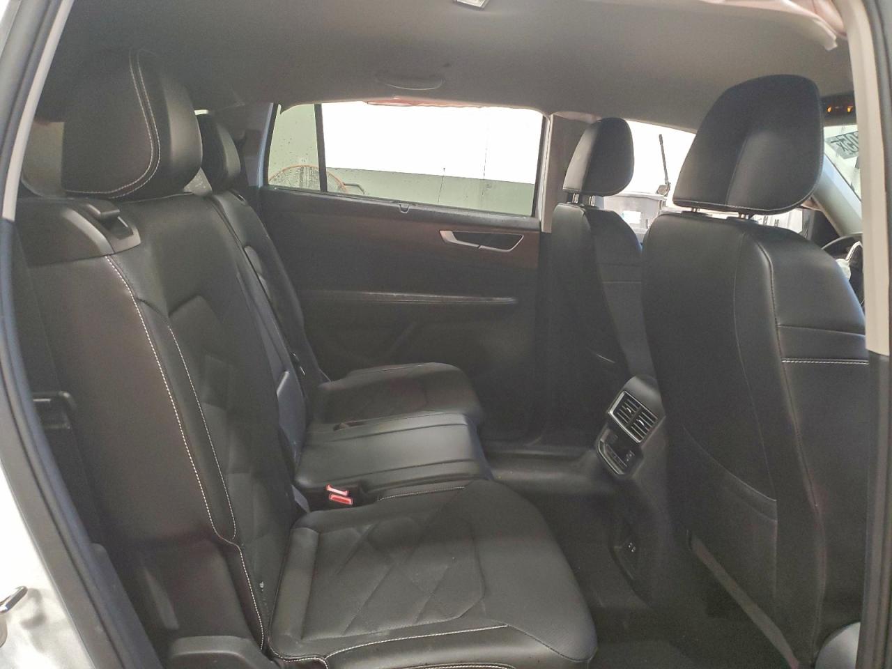 Фото: 1V2HR2CA7SC503159