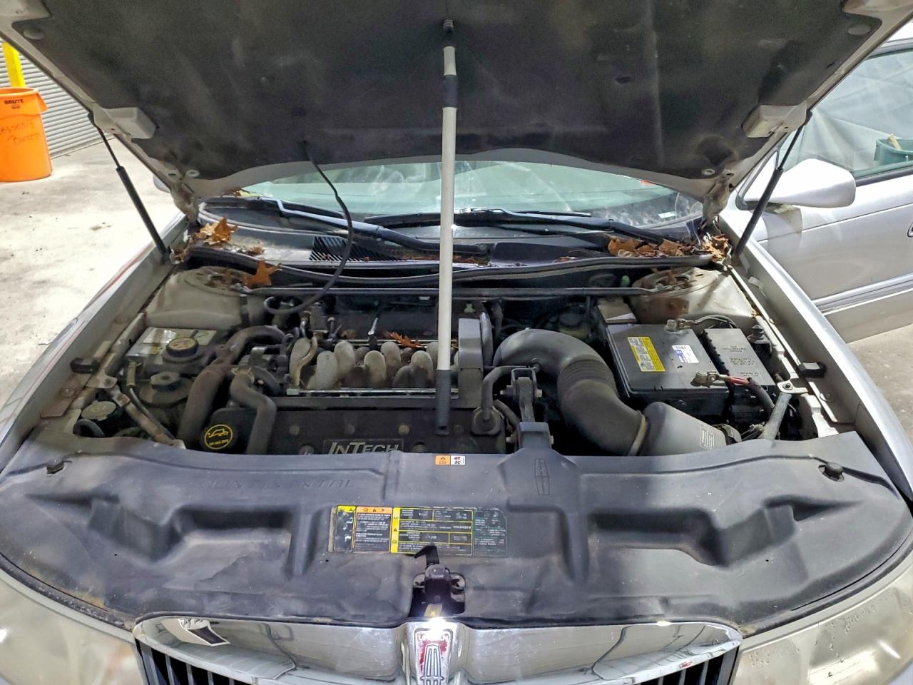 2001 Lincoln Continental VIN: 1LNHM97V91Y680573 Lot: 93828455