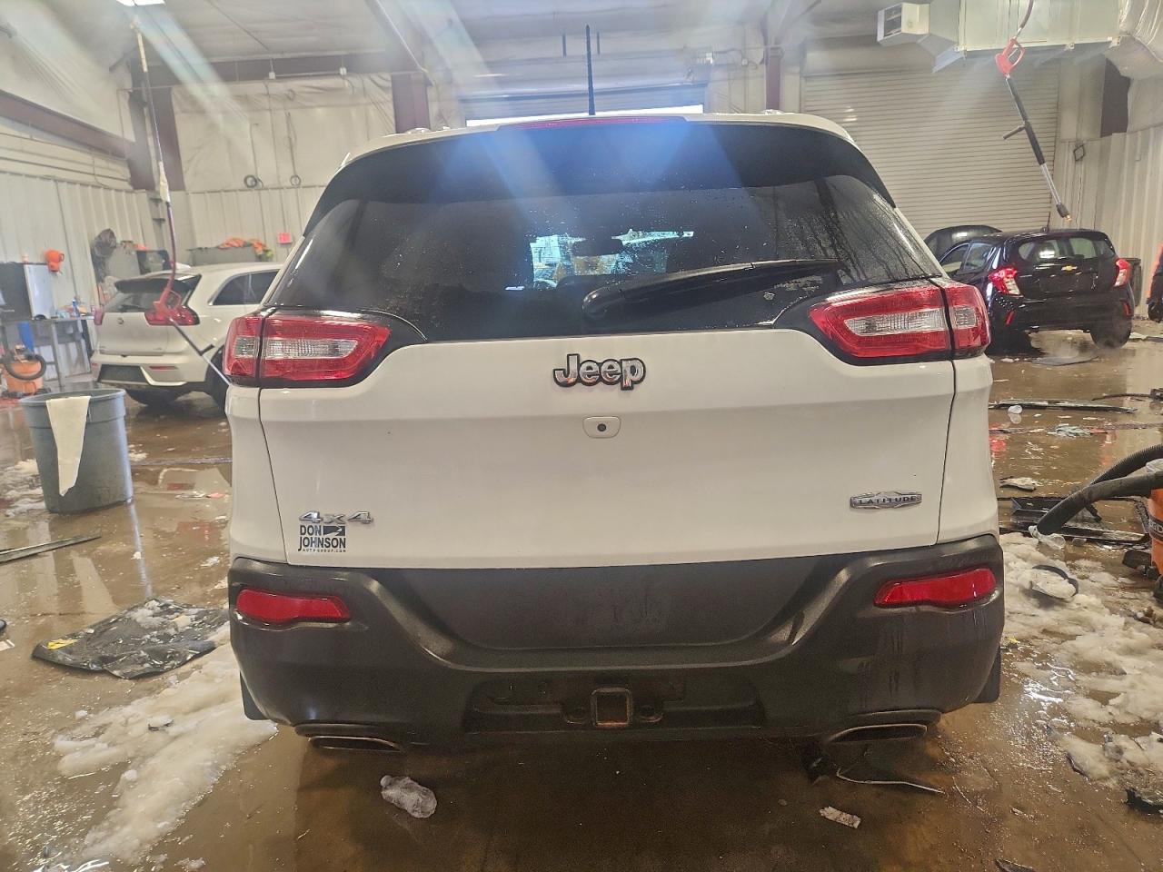 2016 Jeep Cherokee Latitude VIN: 1C4PJMCS9GW198634 Lot: 94076365