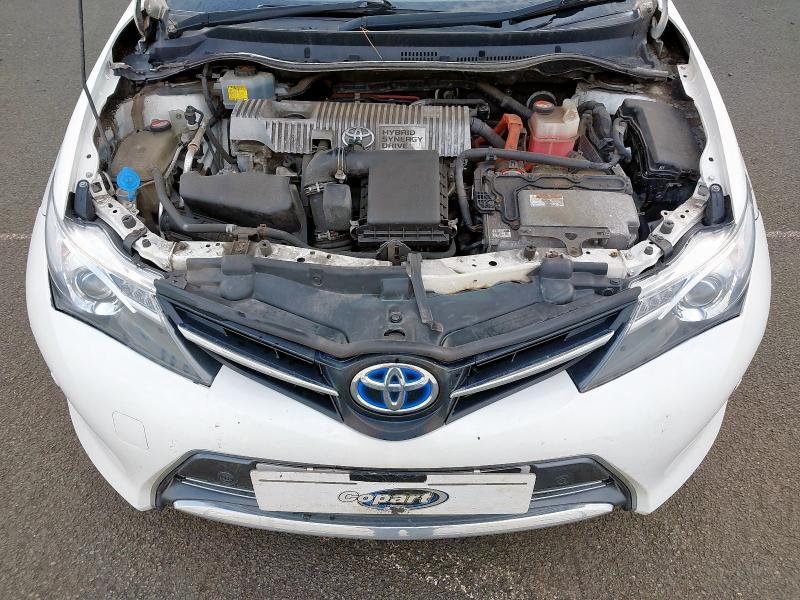 2015 TOYOTA AURIS 1.8 VVTI HYBRID EXCEL 5DR CVT AUTO [NAV]