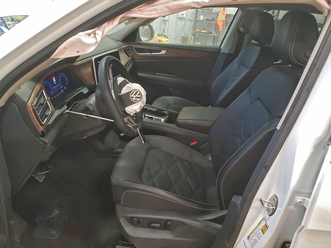 Фото: 1V2HR2CA7SC503159