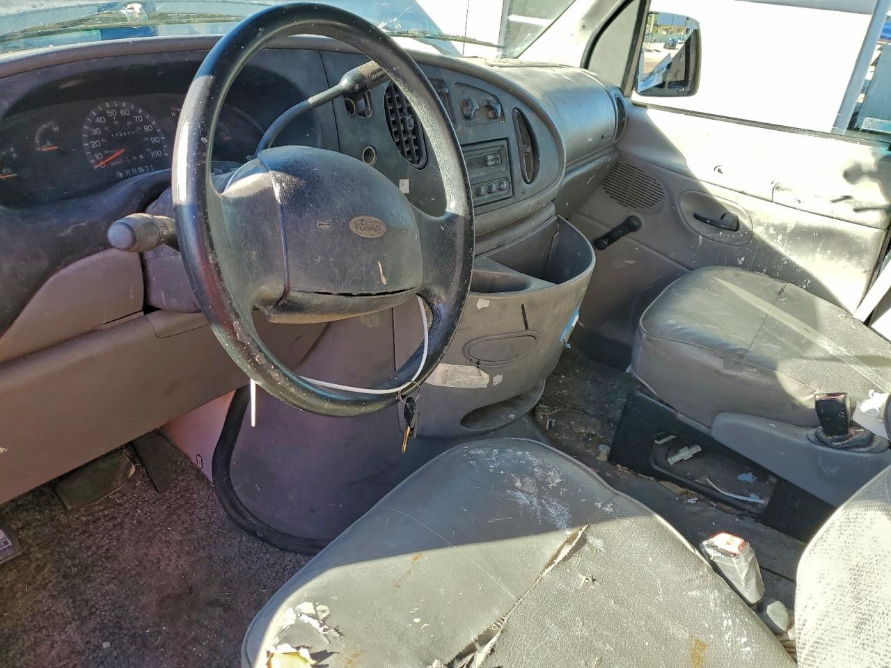 1998 Ford Econoline E150 Van VIN: 1FTRE1424WHA76812 Lot: 96142585