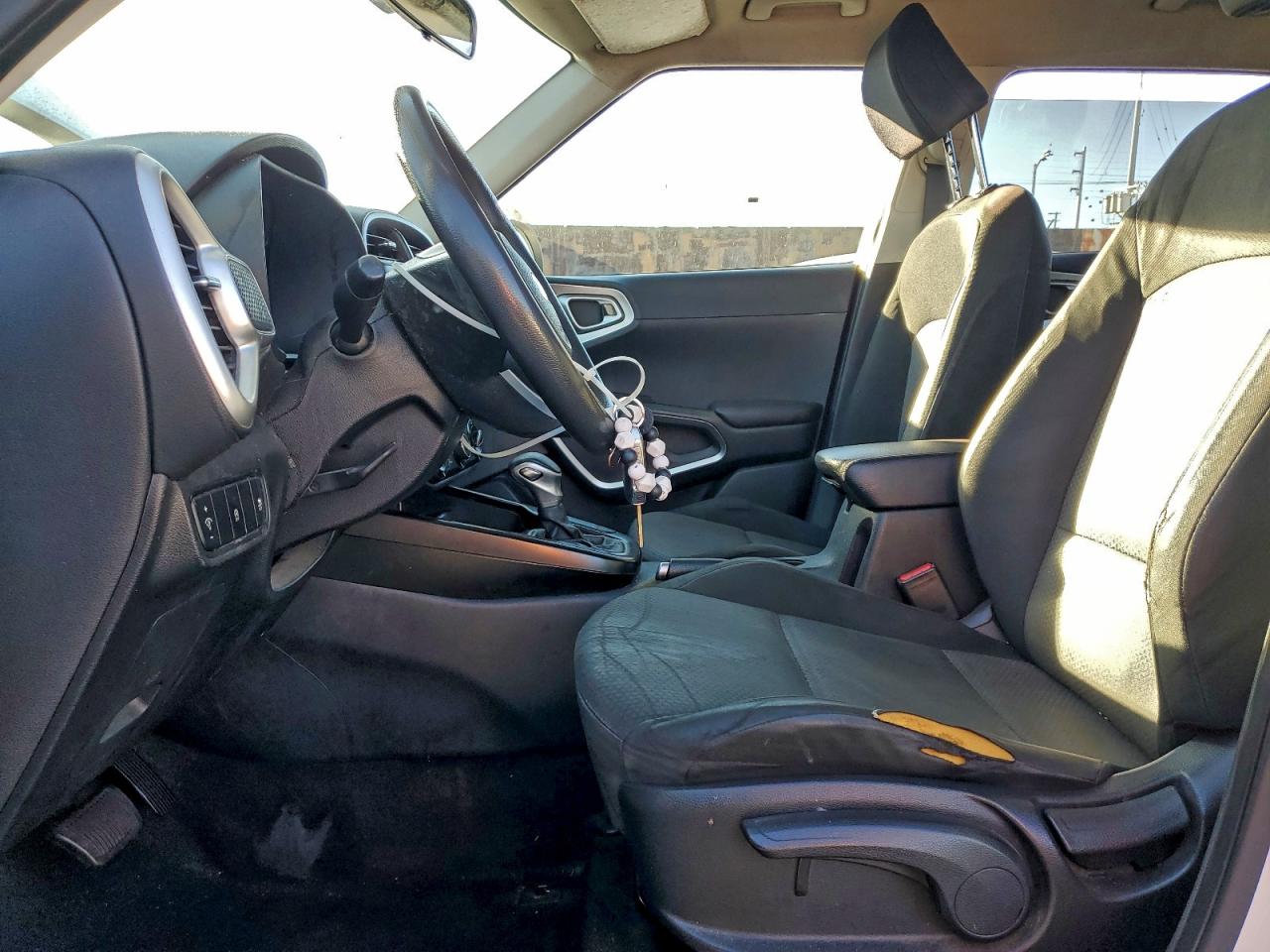 2020 Kia Soul Lx VIN: KNDJ23AU7L7040301 Lot: 96618005