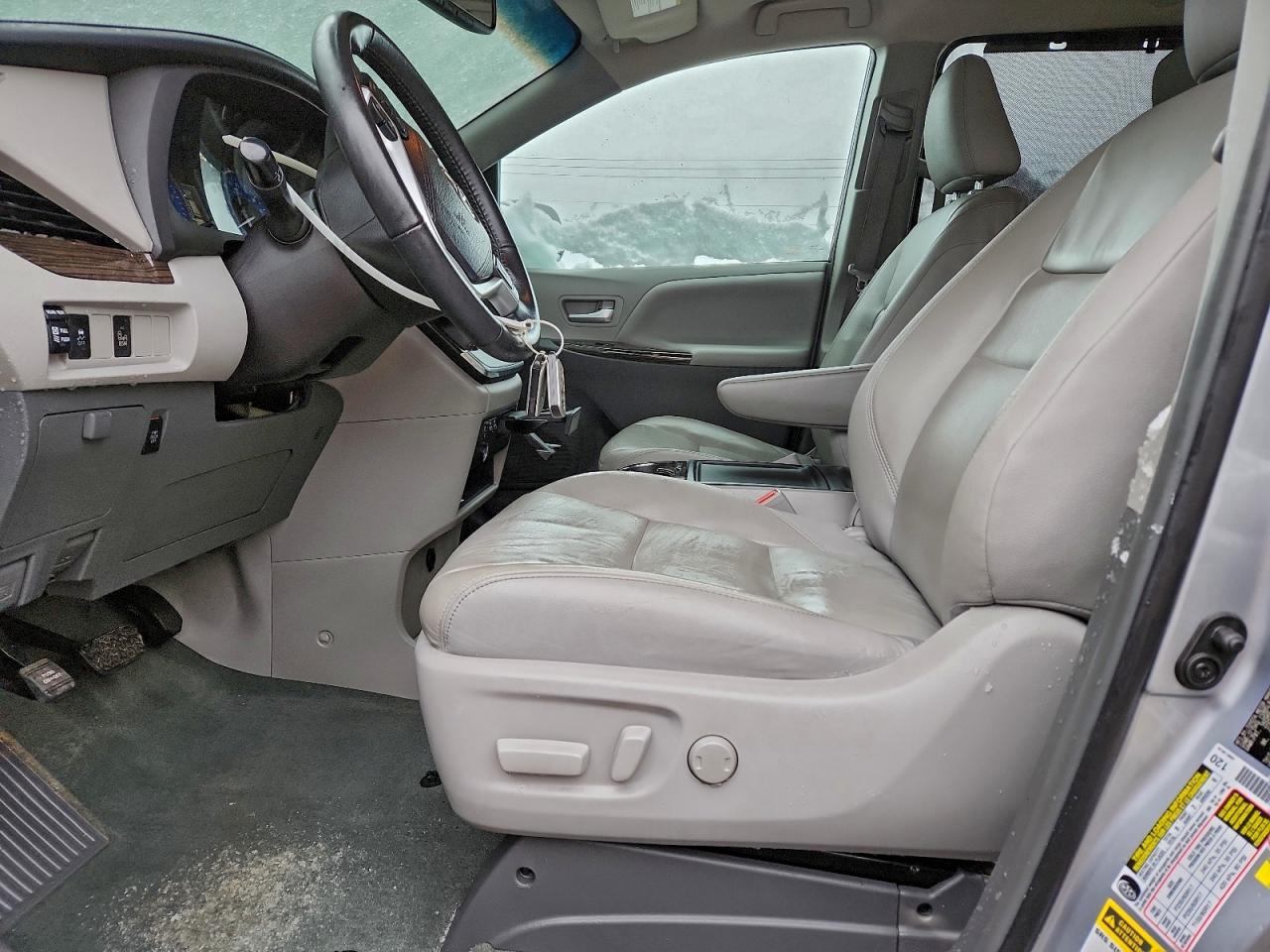 2016 Toyota Sienna Xle VIN: 5TDYK3DC6GS733597 Lot: 94453025