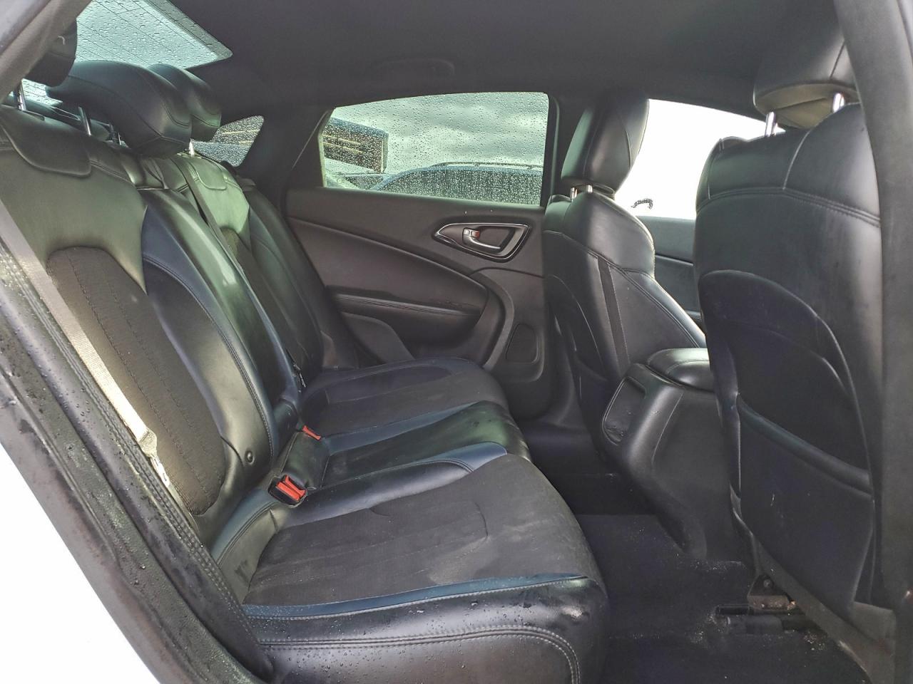 2015 Chrysler 200 S VIN: 1C3CCCBB8FN670285 Lot: 96336605