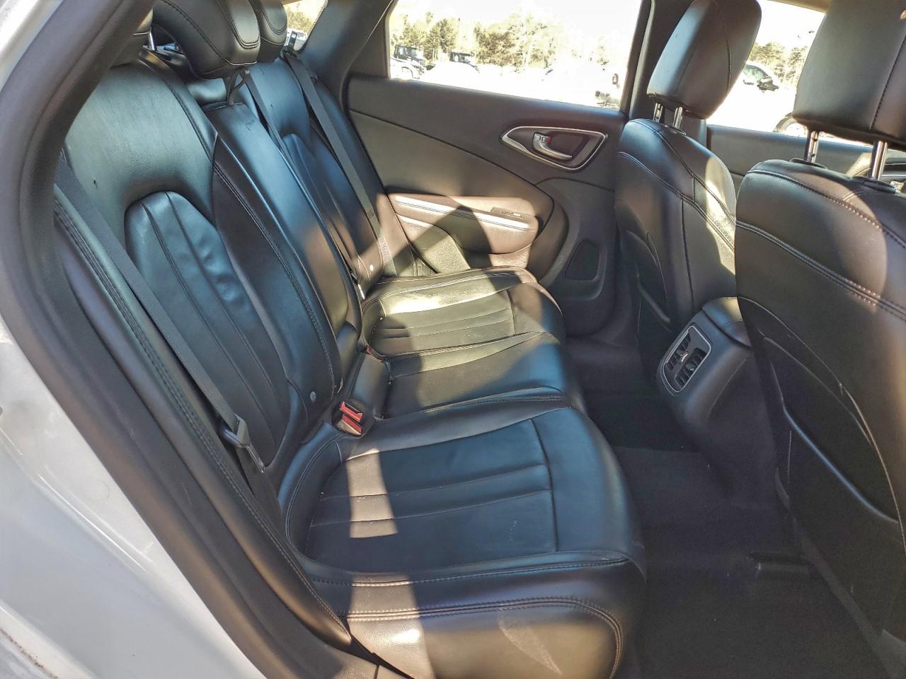 2016 Chrysler 200 C VIN: 1C3CCCCB4GN175498 Lot: 96177975