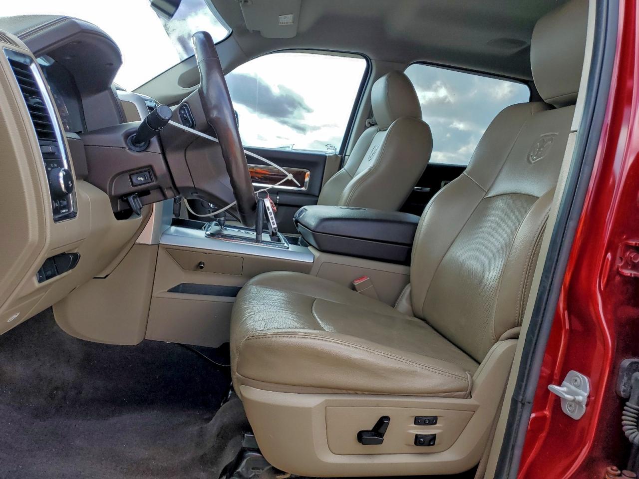 2011 Dodge Ram 1500 VIN: 1D7RB1CT6BS560907 Lot: 95416175