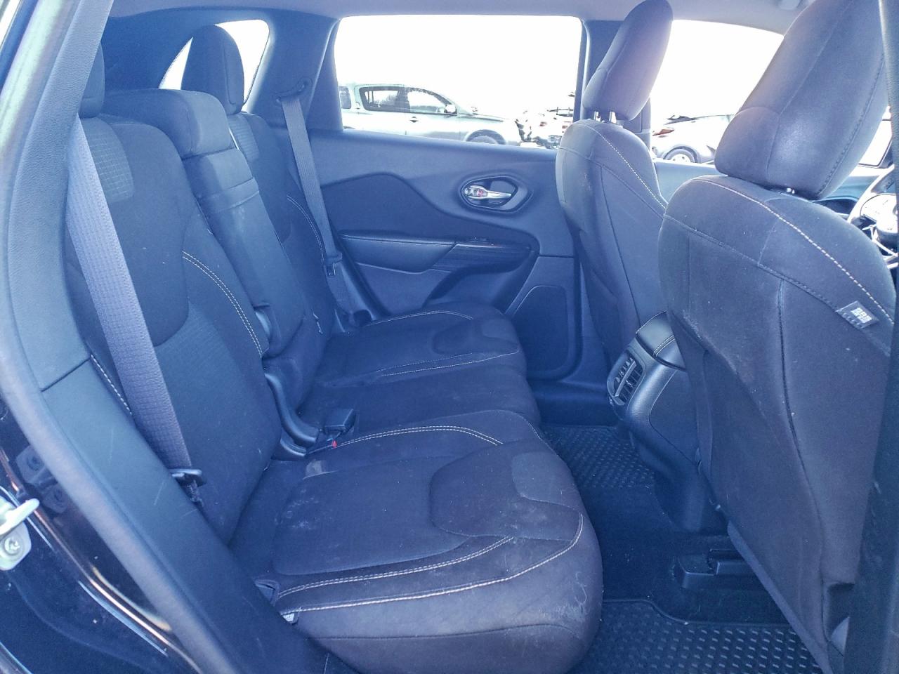 2016 Jeep Cherokee Latitude VIN: 1C4PJMCS0GW156756 Lot: 95486115