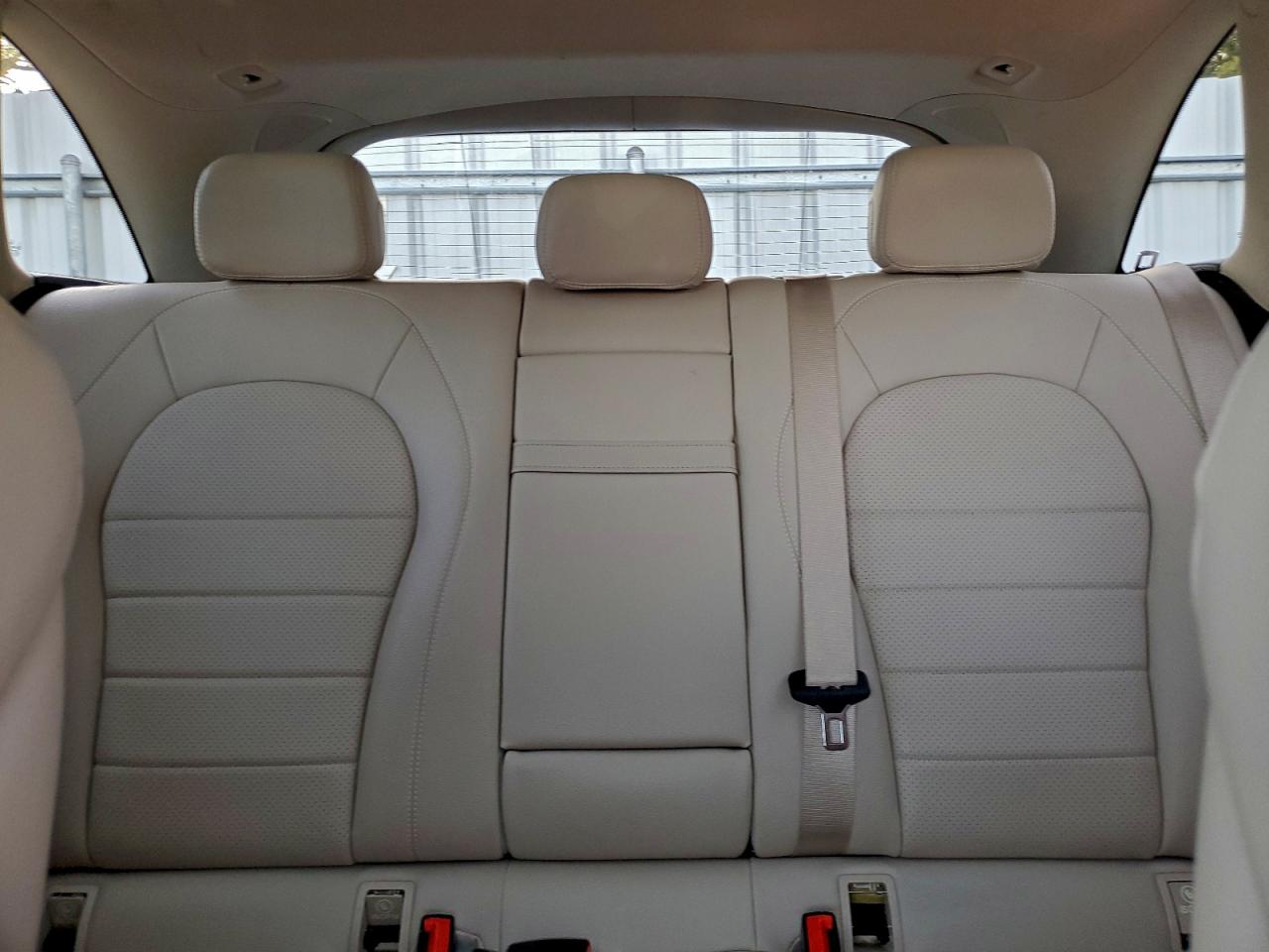 Фото: WDC0G4KB9GF057817