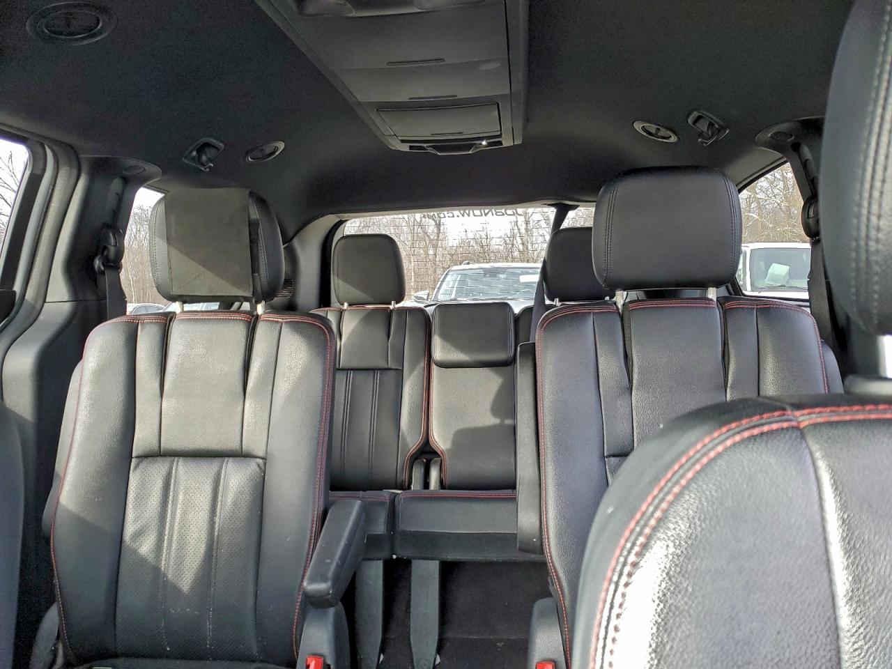 2016 Dodge Grand Caravan R/T VIN: 2C4RDGEG2GR376130 Lot: 94561595