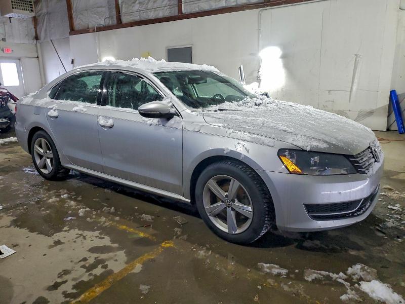  VOLKSWAGEN PASSAT 2012 Silver