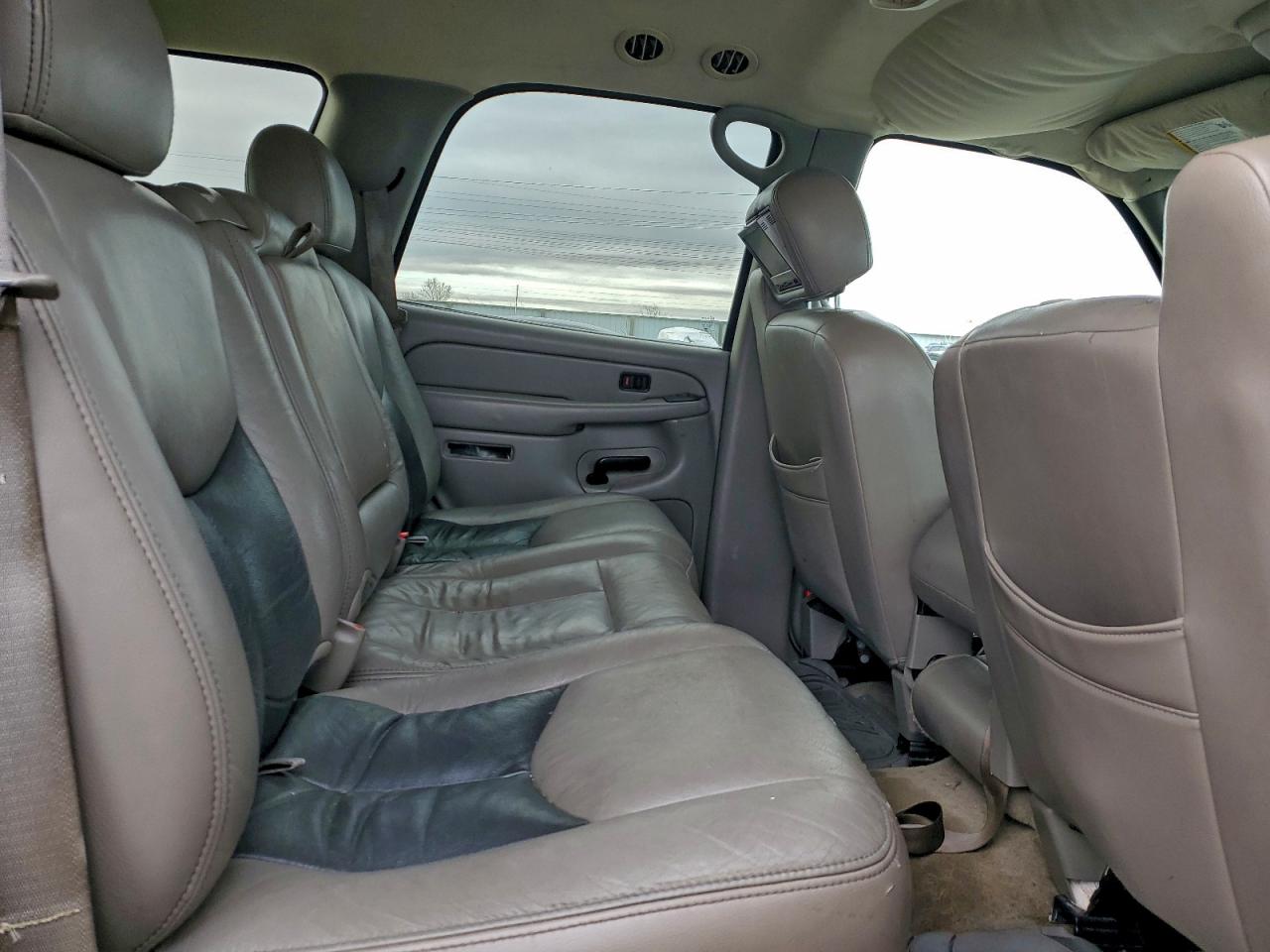 2005 Chevrolet Tahoe C1500 VIN: 1GNEC13V15R254501 Lot: 95501555