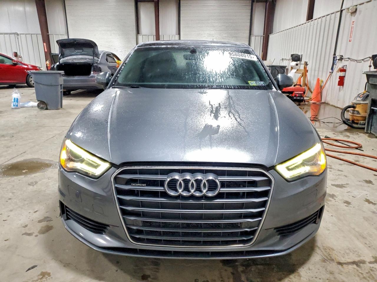 Фото: WAUB8GFF3G1012831