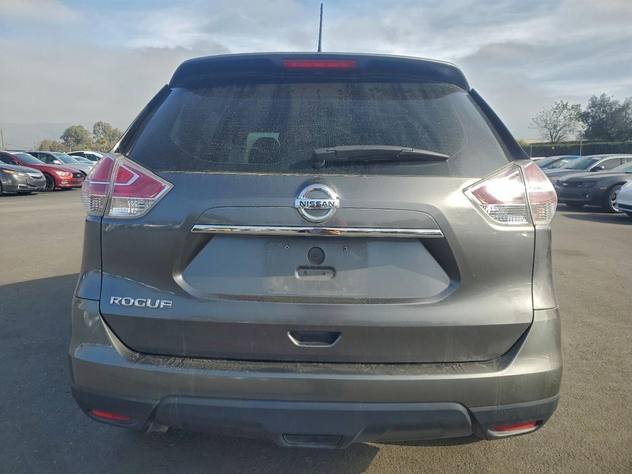 2015 Nissan Rogue S VIN: KNMAT2MT6FP546832 Lot: 94743575