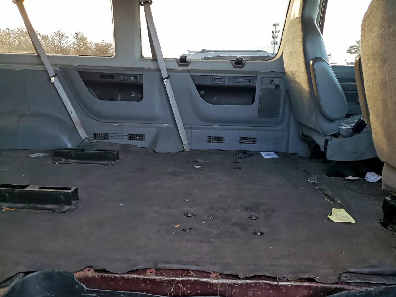 2011 Ford Econoline E350 Super Duty Wagon VIN: 1FBNE3BL3BDA23353 Lot: 95520895