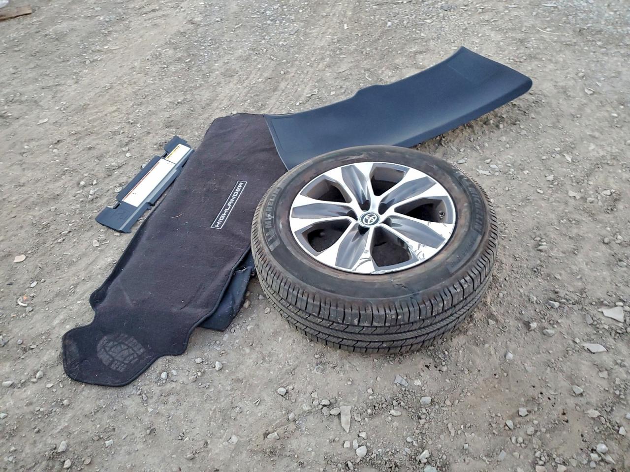 2020 Toyota Highlander Xle VIN: 5TDHZRAHXLS000588 Lot: 95564065