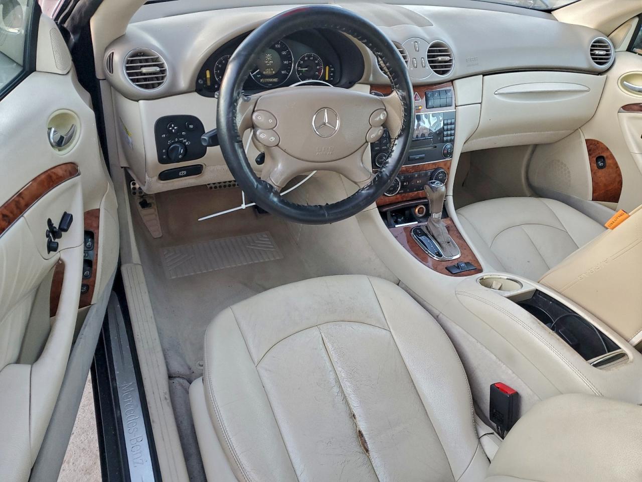 2008 Mercedes-Benz Clk 550 VIN: WDBTK72G08T089832 Lot: 93862665