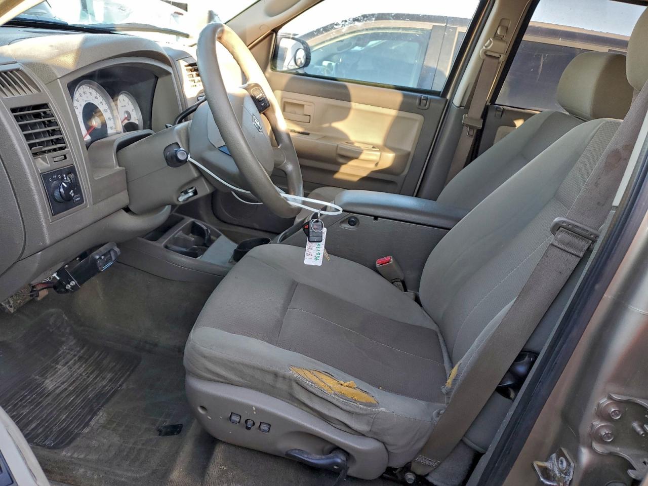 2005 Dodge Dakota Quad Slt VIN: 1D7HW48K05S149749 Lot: 95677655