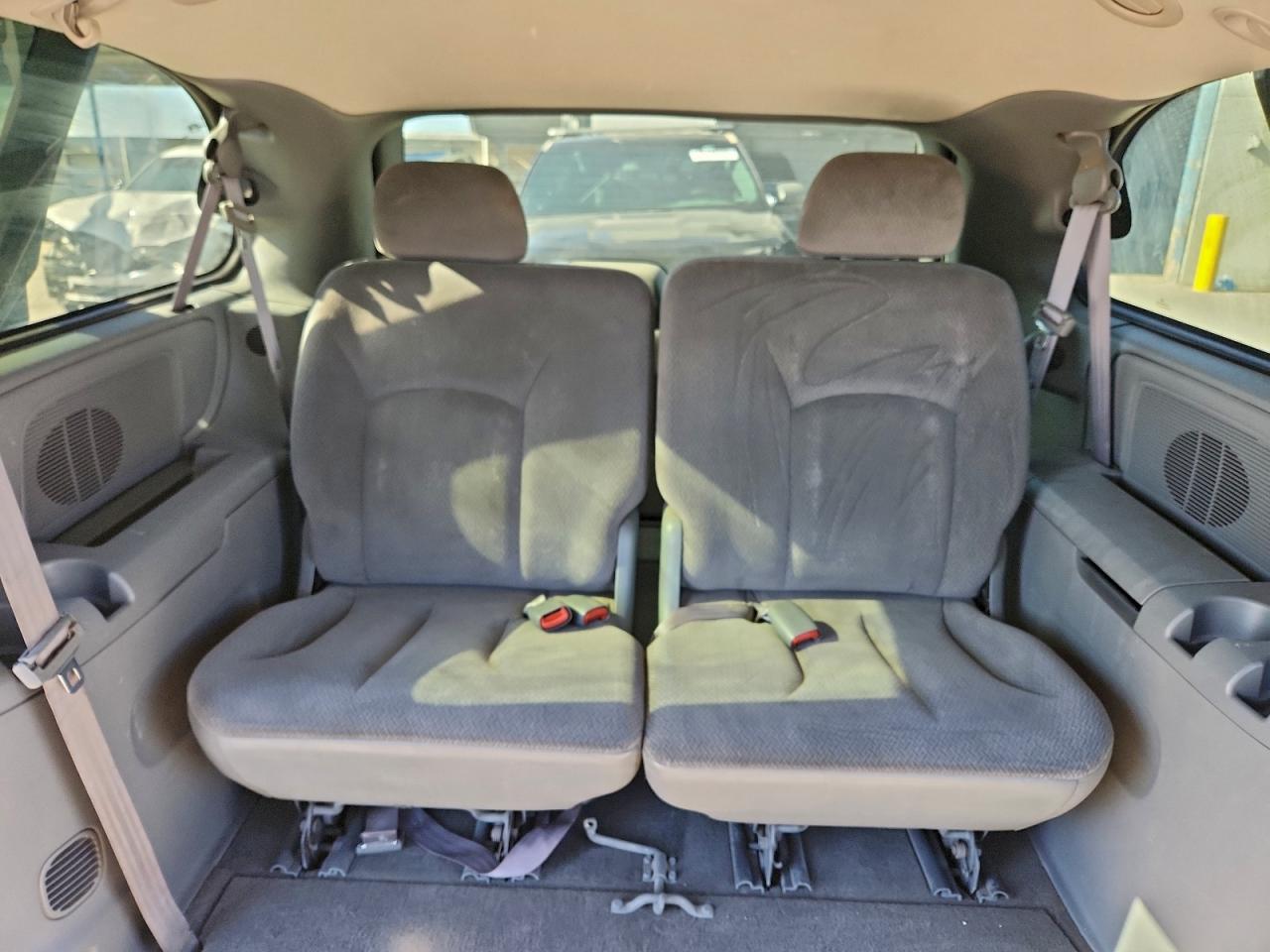 2004 Chrysler Town & Country Lx VIN: 2C4GP44R54R616072 Lot: 95545495