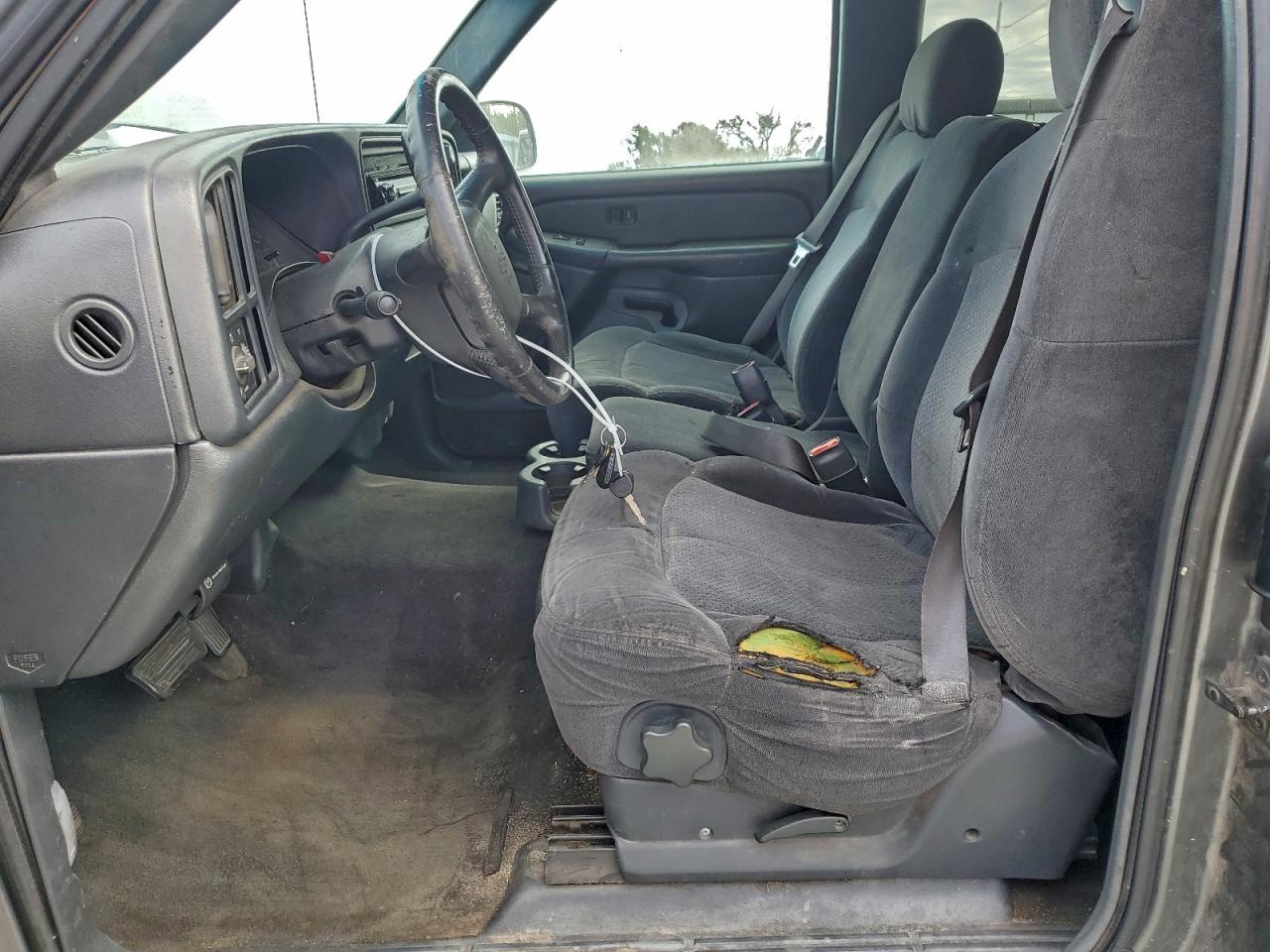 2001 Chevrolet Silverado C1500 VIN: 2GCEC19T011225136 Lot: 94730905