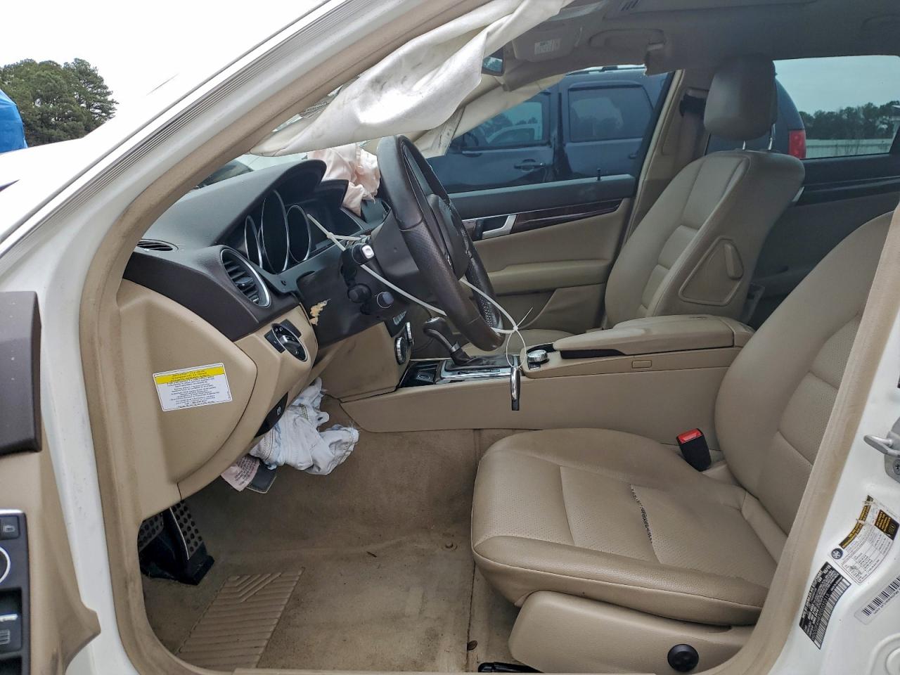 2014 Mercedes-Benz C 250 VIN: WDDGF4HB5EG235315 Lot: 95521275