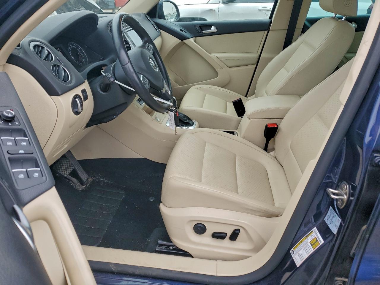 2016 Volkswagen Tiguan S VIN: WVGBV7AX3GW526351 Lot: 95709525