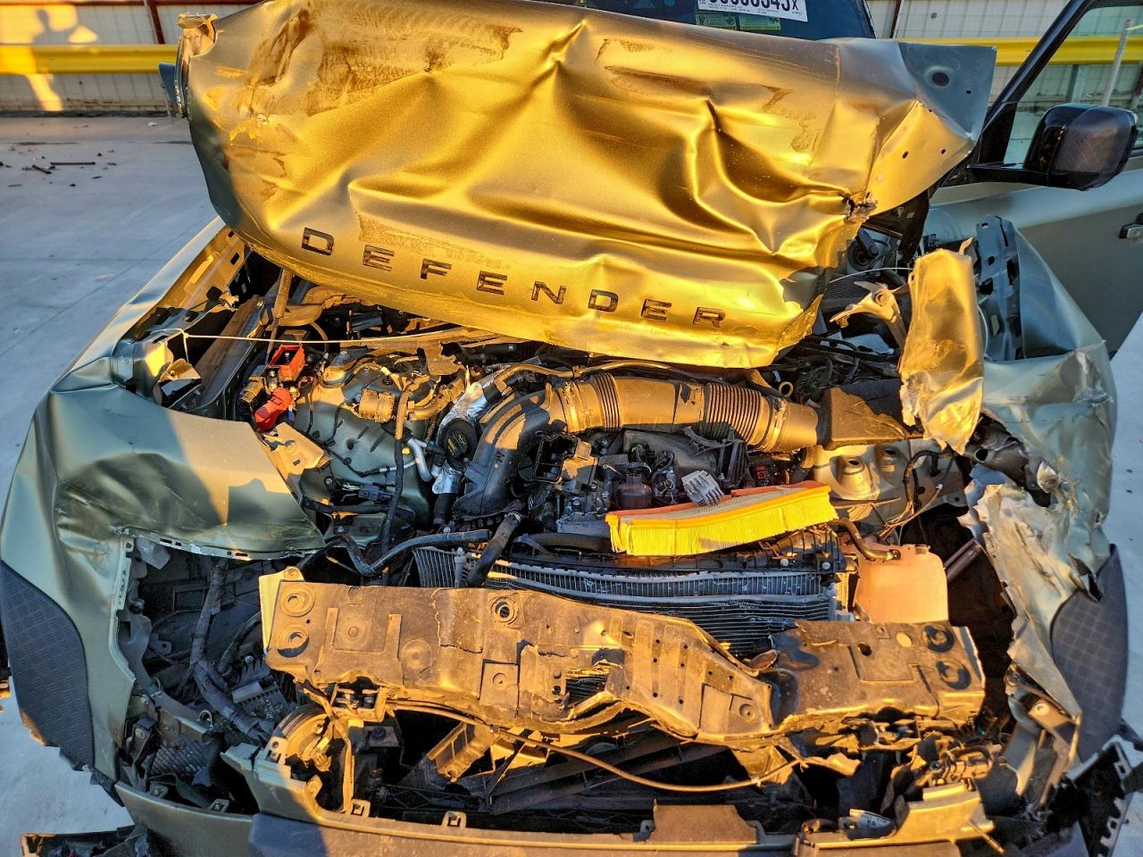 2024 Land Rover Defender 110 S VIN: SALEJEEU5R2259590 Lot: 96603545