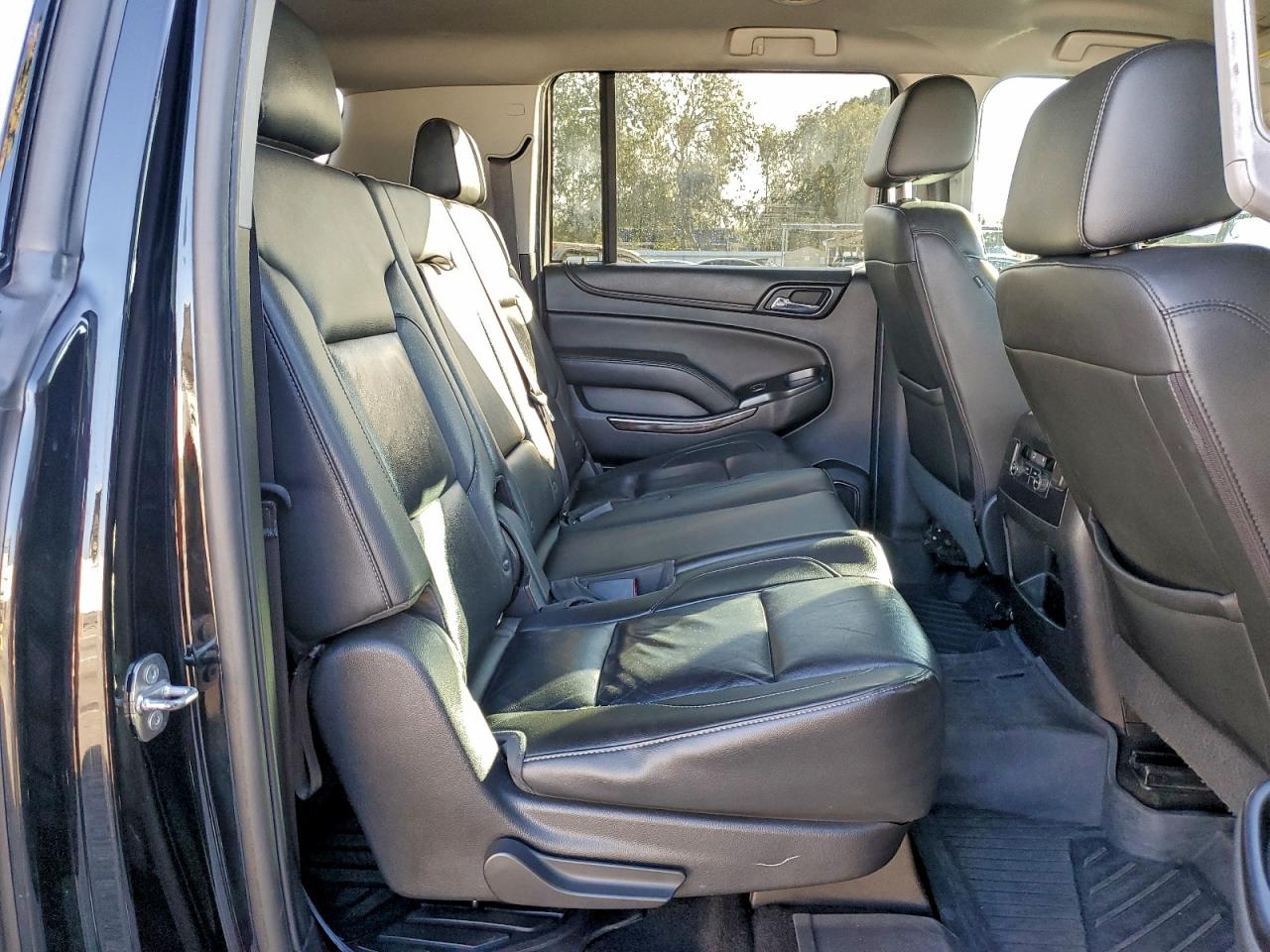 2021 Chevrolet Suburban C1500 Lt VIN: 1GNSCCKD3MR205063 Lot: 97002585