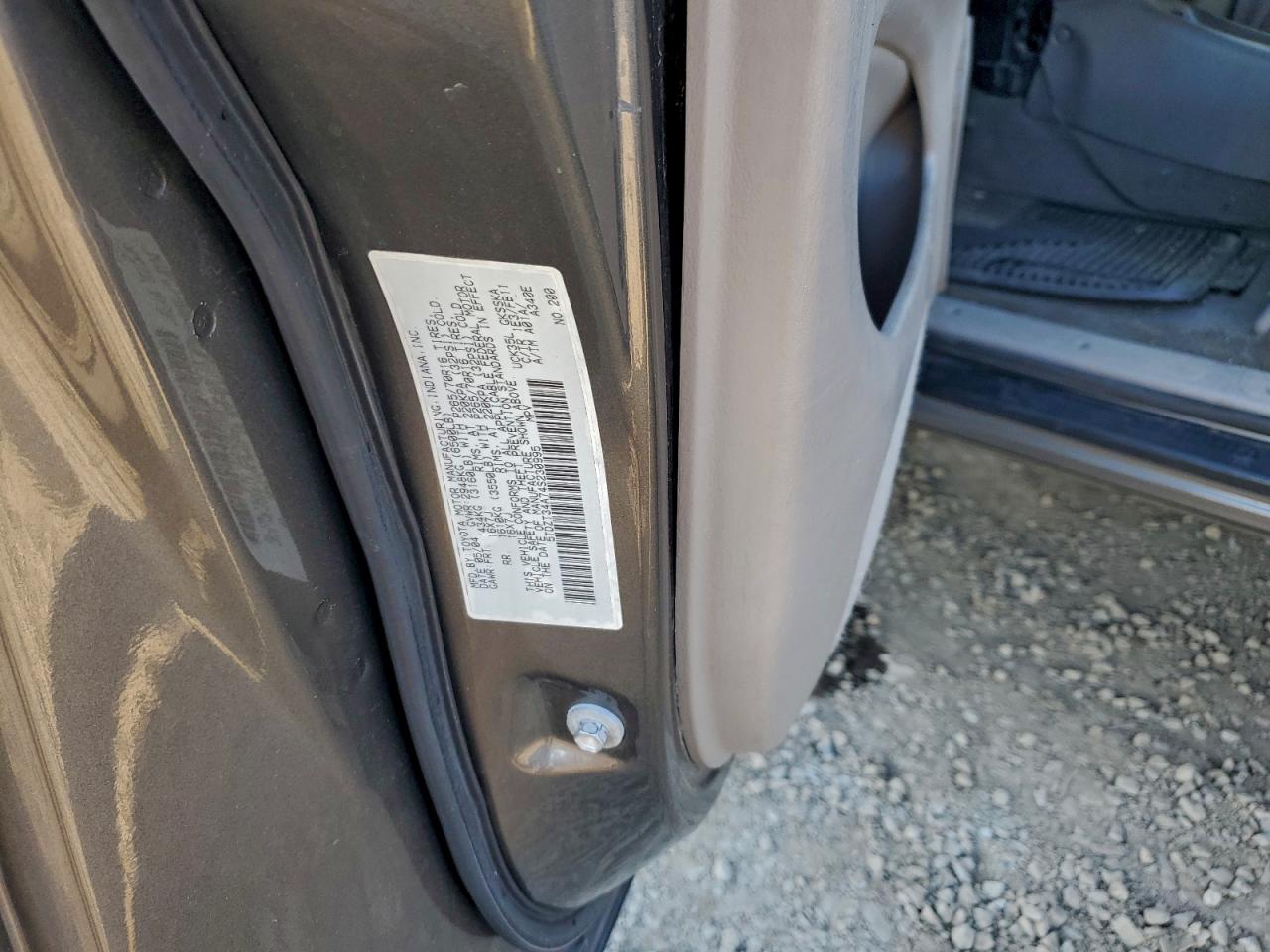 2004 Toyota Sequoia Sr5 VIN: 5TDZT34A74S230995 Lot: 91835425