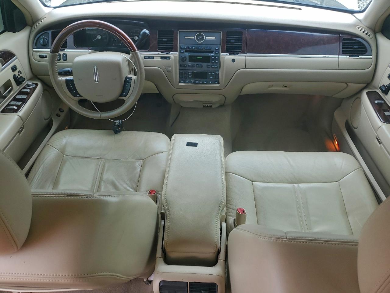 2009 Lincoln Town Car Signature Limited VIN: 2LNHM82VX9X636627 Lot: 94522325