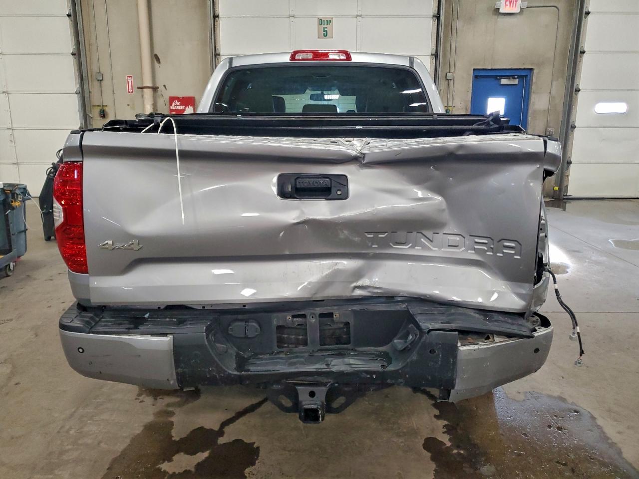 2016 Toyota Tundra Crewmax Limited VIN: 5TFHW5F17GX552059 Lot: 94926915