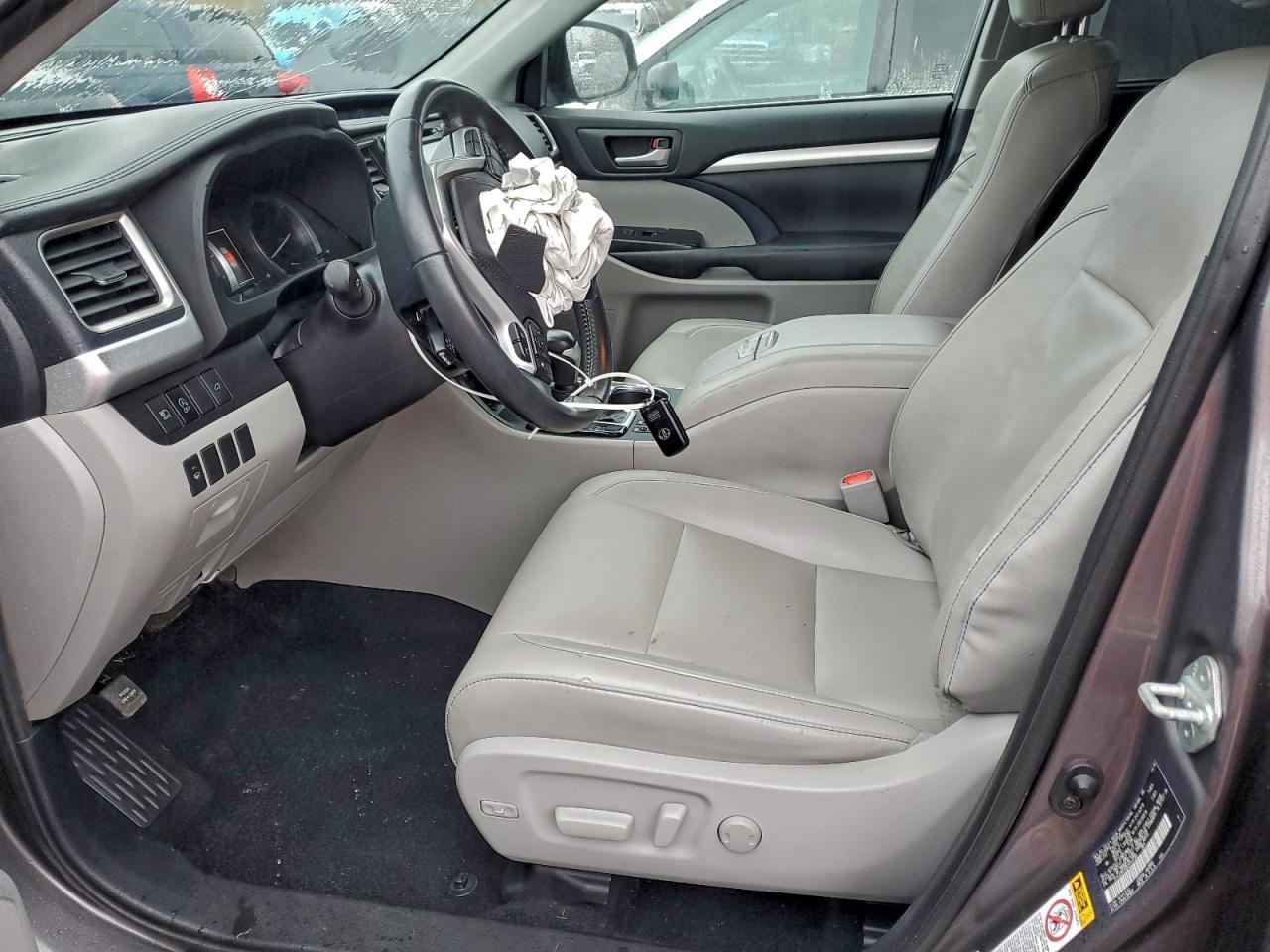 2019 Toyota Highlander Se VIN: 5TDJZRFH0KS943792 Lot: 95974015