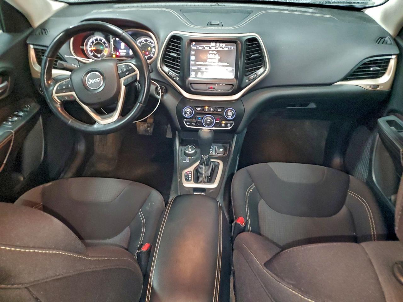 2015 Jeep Cherokee Latitude VIN: 1C4PJMCS9FW667008 Lot: 94819205