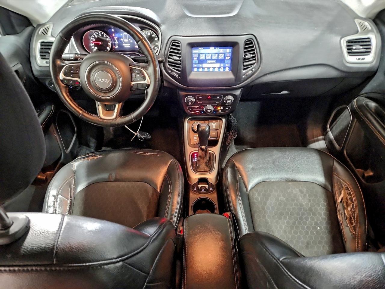 2018 Jeep Compass Latitude VIN: 3C4NJDBB0JT423285 Lot: 97390985