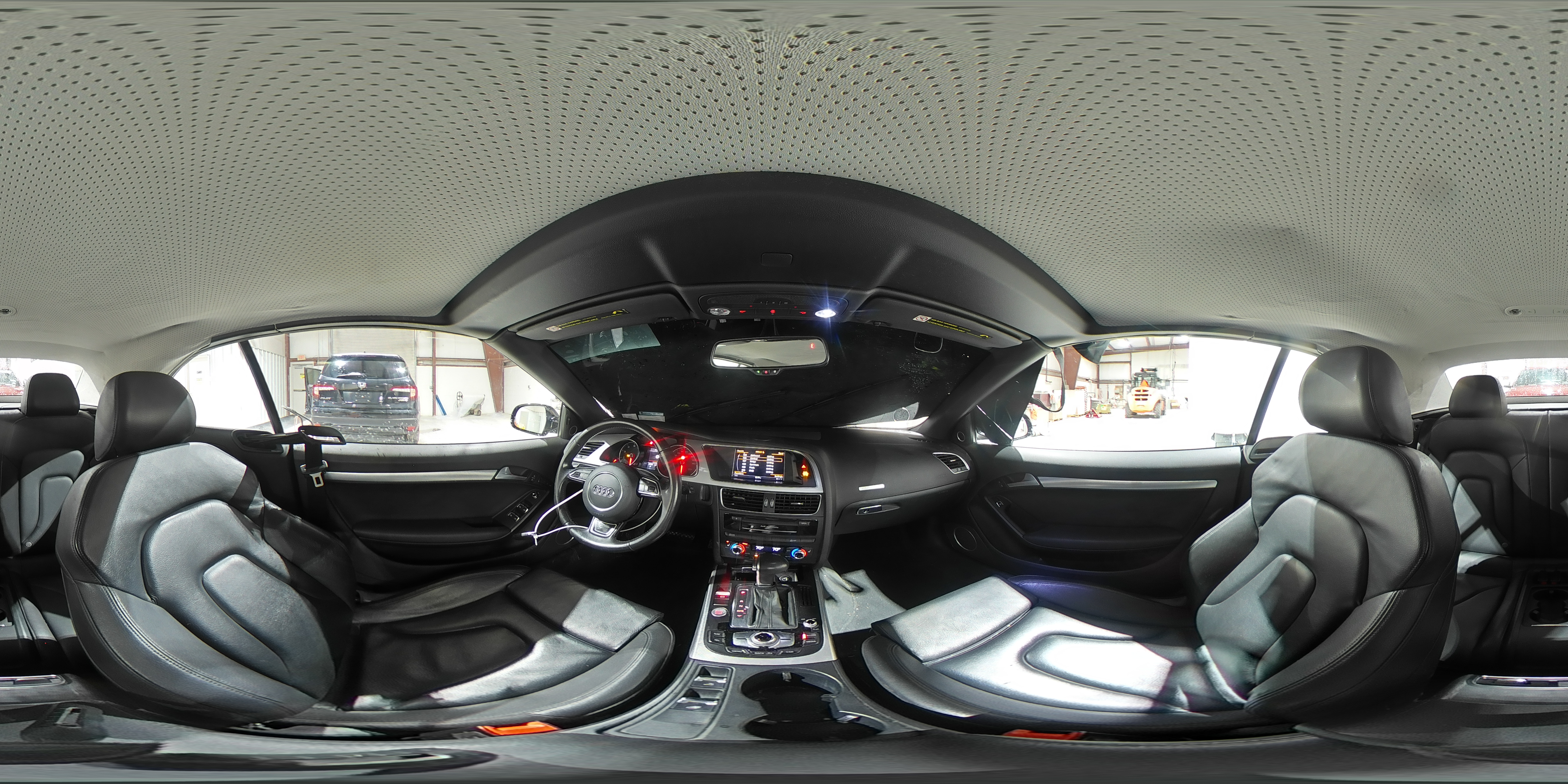 Фото: WAUM2AFH2GN005712