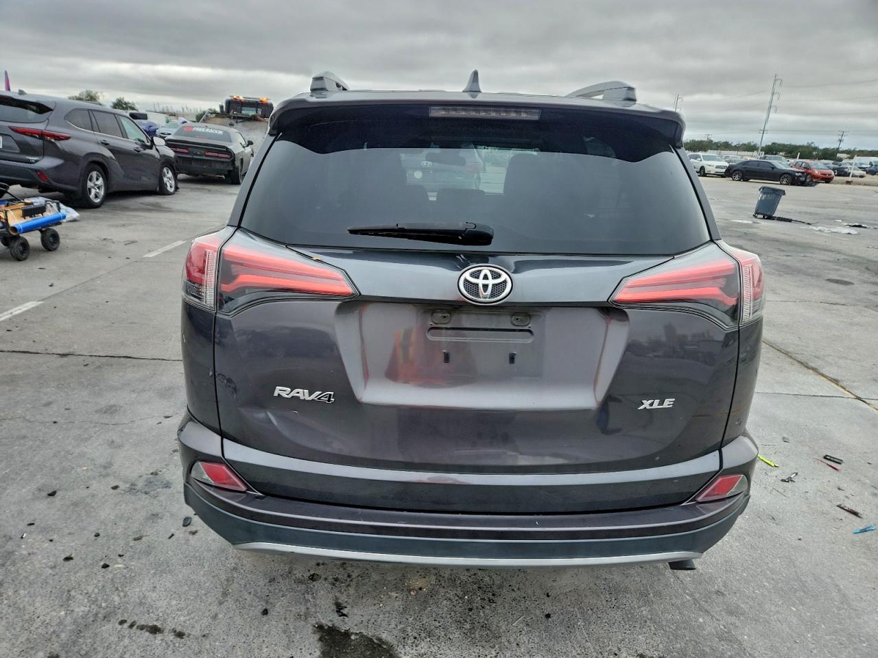 2017 Toyota Rav4 Xle VIN: 2T3WFREVXHW394132 Lot: 94999275