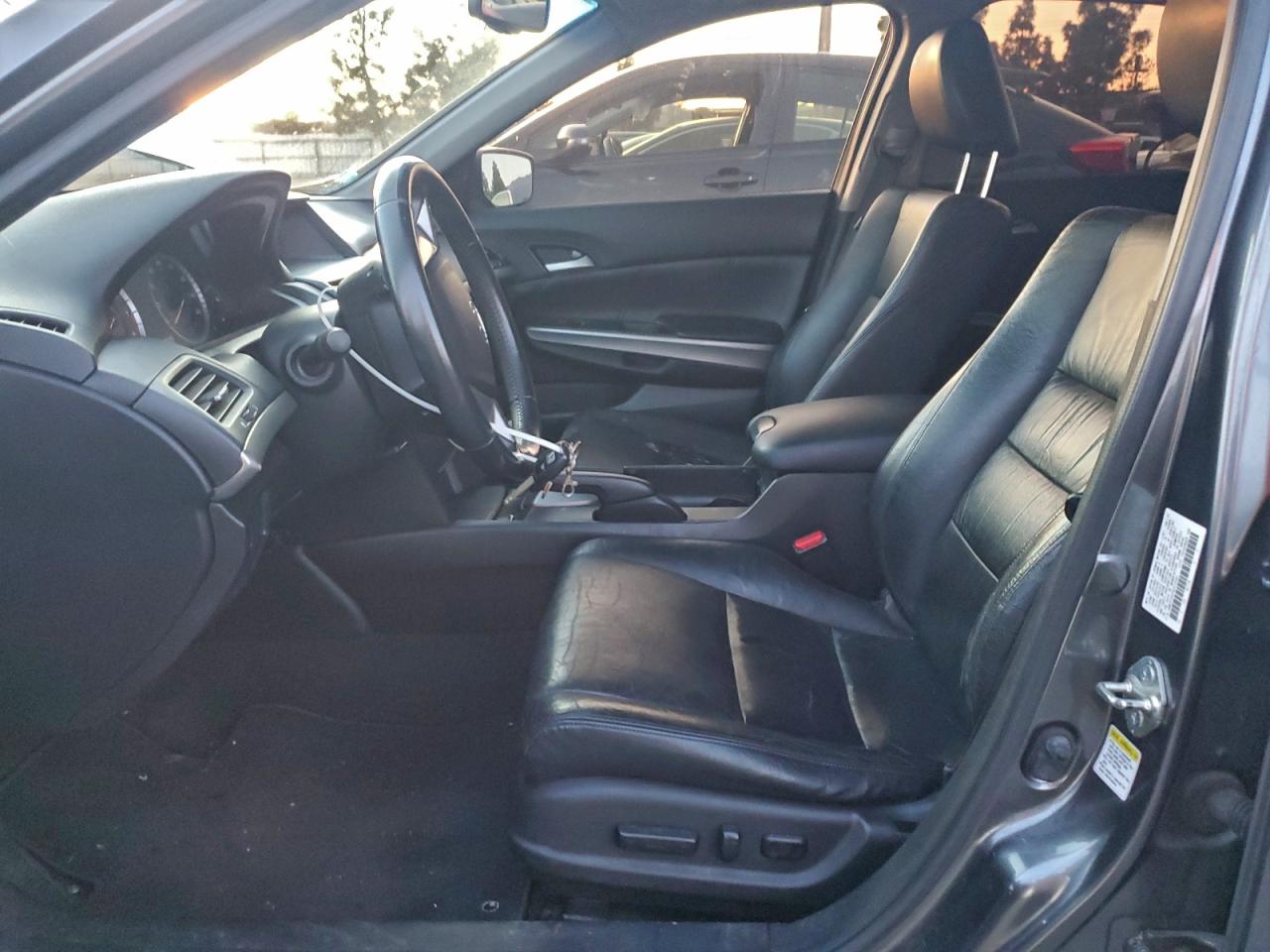 2008 Honda Accord Exl VIN: JHMCP268X8C010562 Lot: 93999505