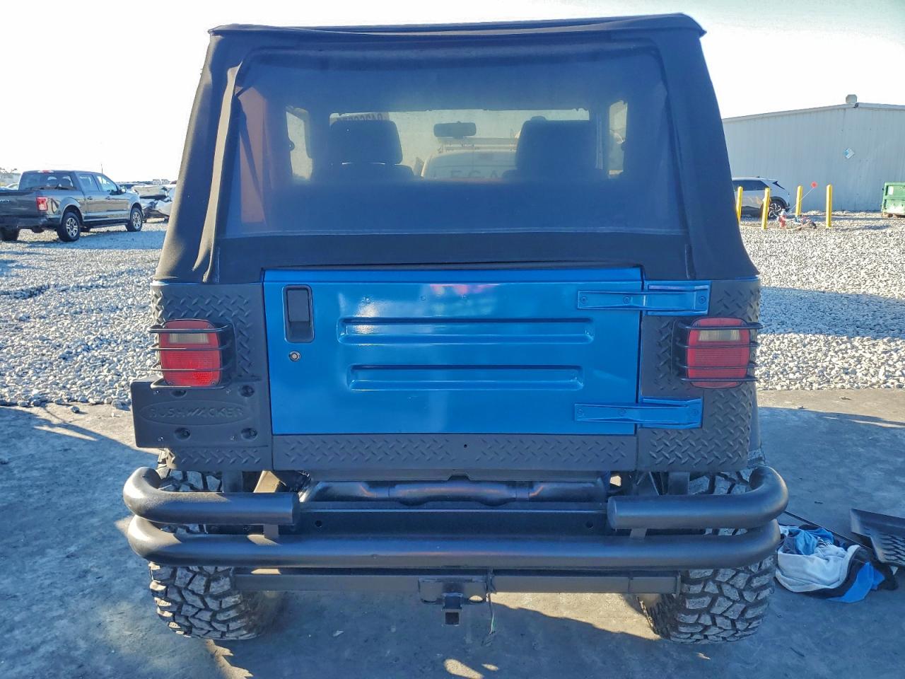 1990 Jeep Wrangler / Yj VIN: 2J4FY29T6LJ541374 Lot: 94366575