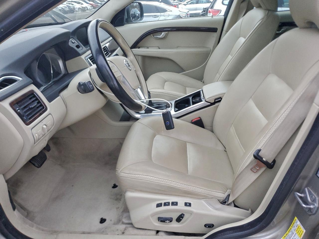 2016 Volvo Xc70 T5 Premier VIN: YV4612NK5G1241373 Lot: 92950475