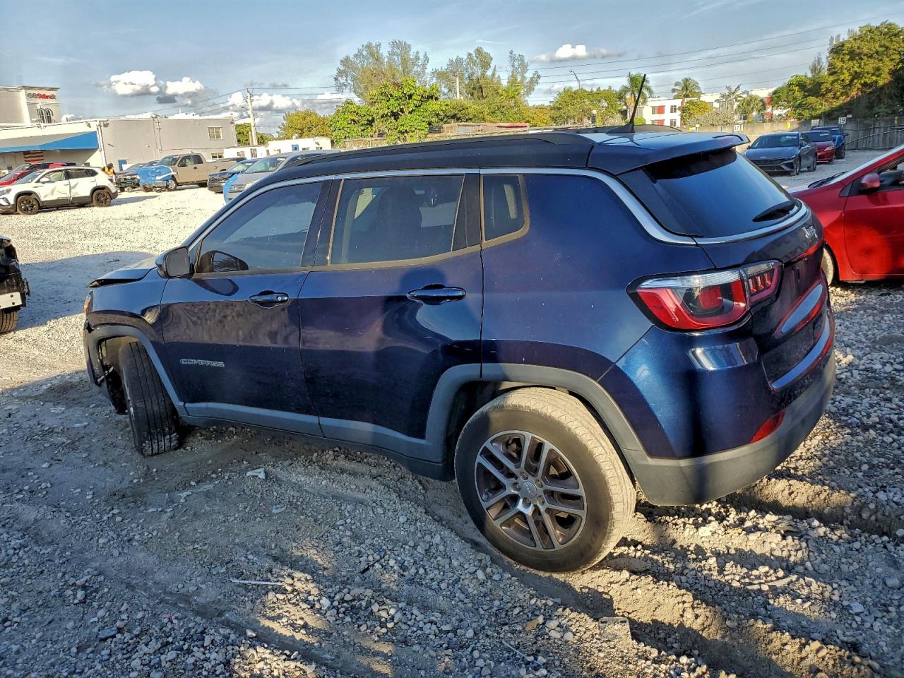 2018 Jeep Compass Latitude VIN: 3C4NJCBB1JT227463 Lot: 98142685