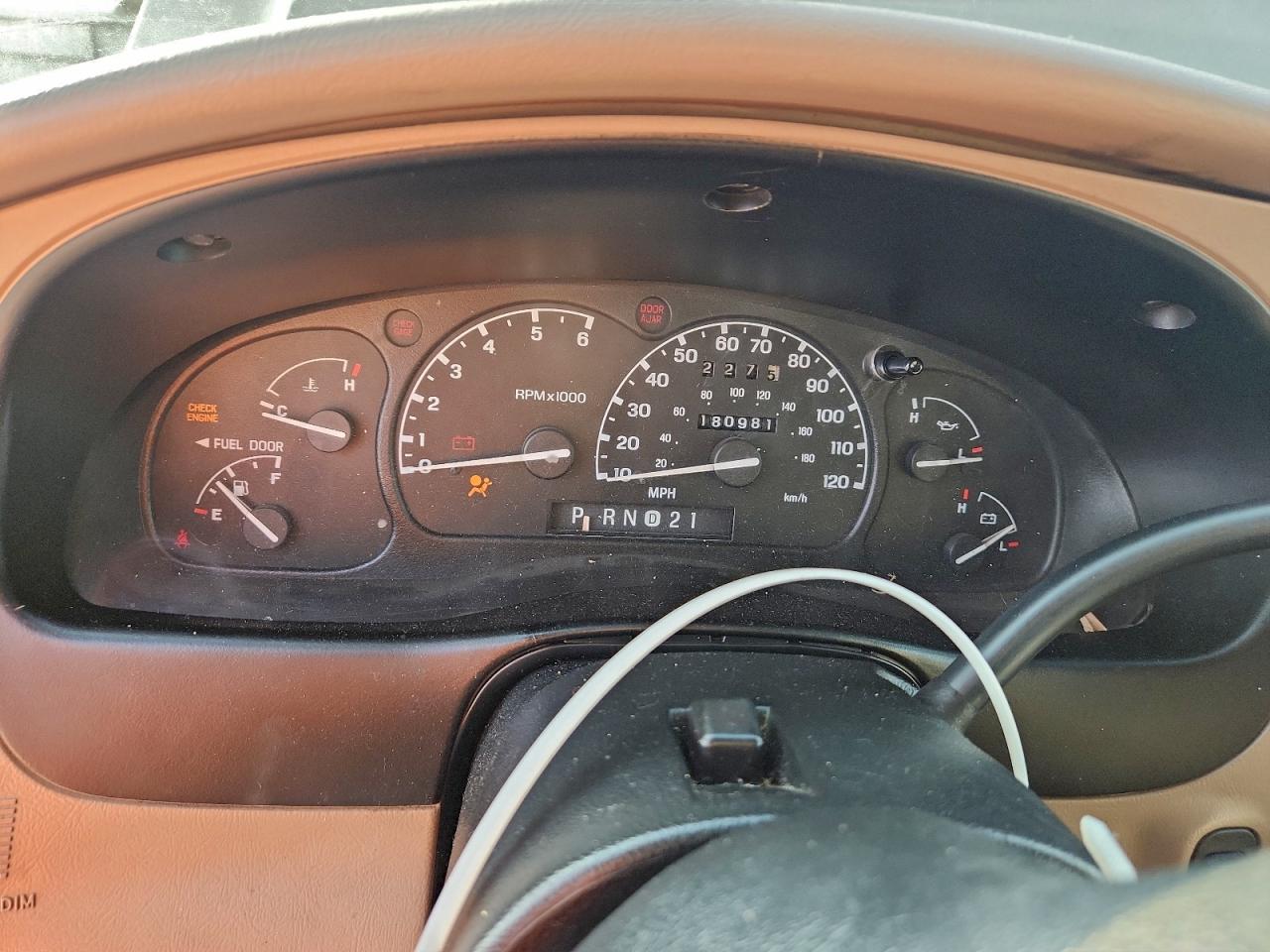 2000 Ford Explorer Xlt VIN: 1FMZU73E3YUA53996 Lot: 93788125