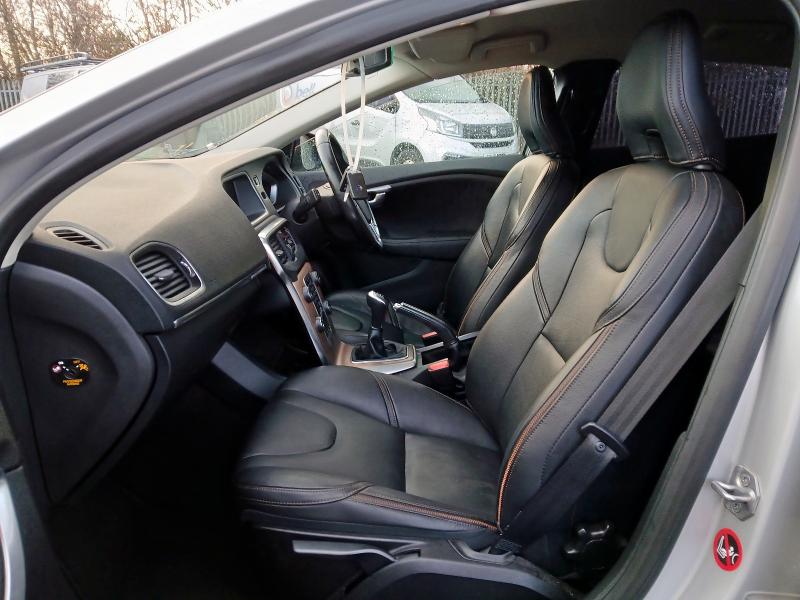 2014 VOLVO V40 D3 CROSS COUNTRY LUX NAV 5DR