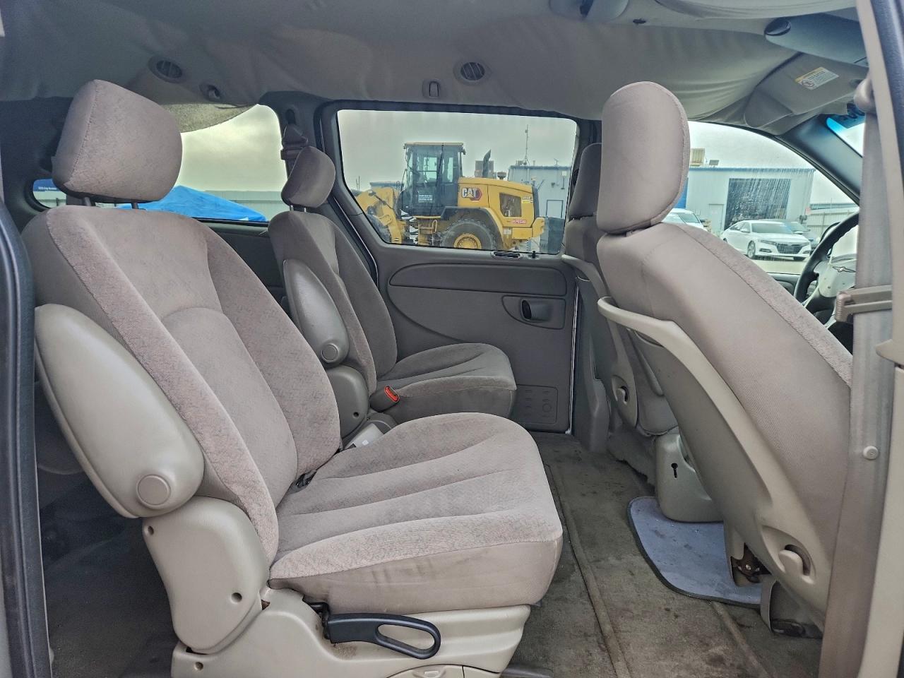 2001 Chrysler Town & Country Lx VIN: 2C4GP44383R354008 Lot: 94497435