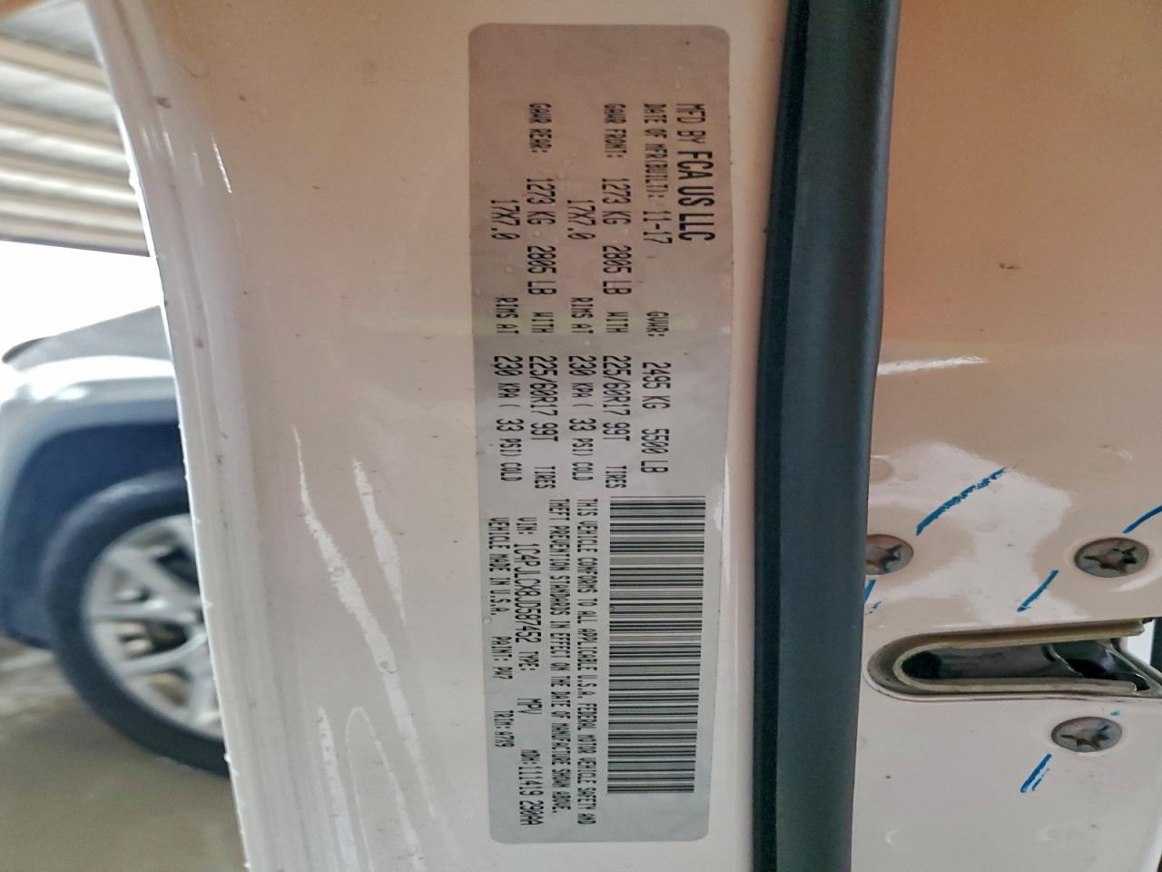 2018 Jeep Cherokee Latitude VIN: 1C4PJLCX8JD587452 Lot: 93612235