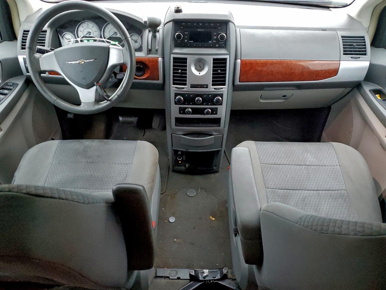 2009 Chrysler Town & Country Touring VIN: 2A8HR54199R552181 Lot: 94921505