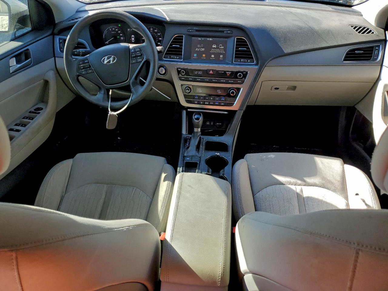 2017 Hyundai Sonata Hybrid VIN: KMHE24L19HA060081 Lot: 95341265