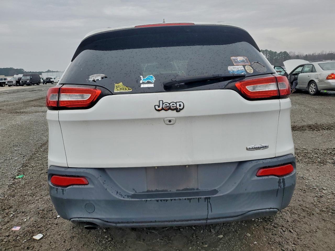 2015 Jeep Cherokee Latitude VIN: 1C4PJLCB4FW683899 Lot: 96025845