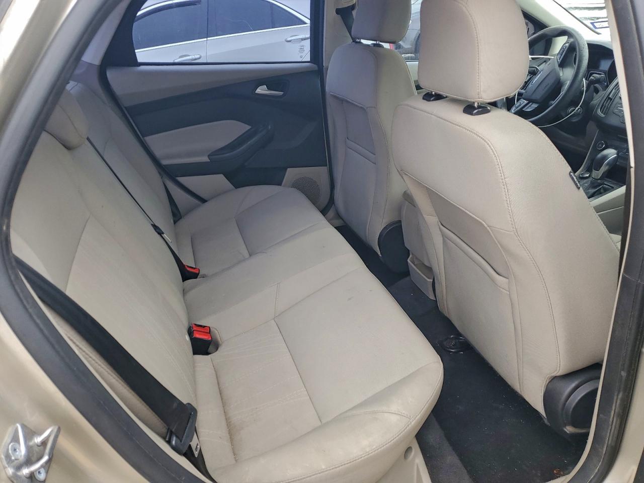 2017 Ford Focus Se VIN: 1FADP3F2XHL318831 Lot: 95097465